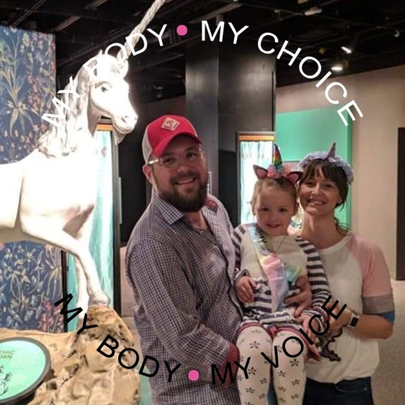 Meet your Posher, Melissa - Picture 1 of 1